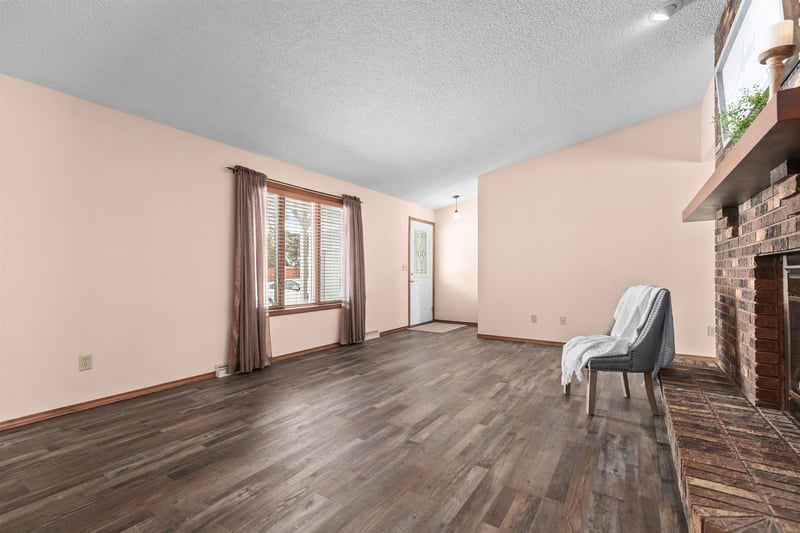 924 Kensington Dr, Appleton, WI 54915