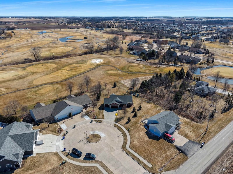 21 Links Ct, Kaukauna, WI 54130