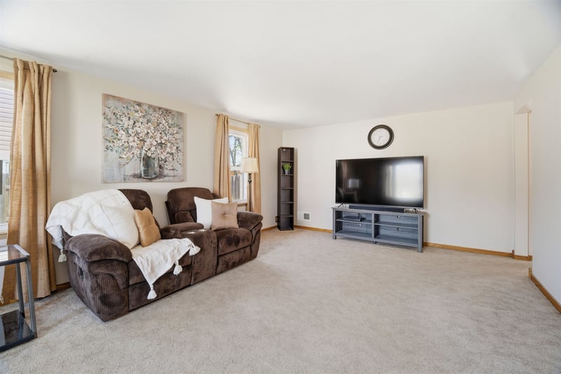 88 Foster Ct, Appleton, WI 54915