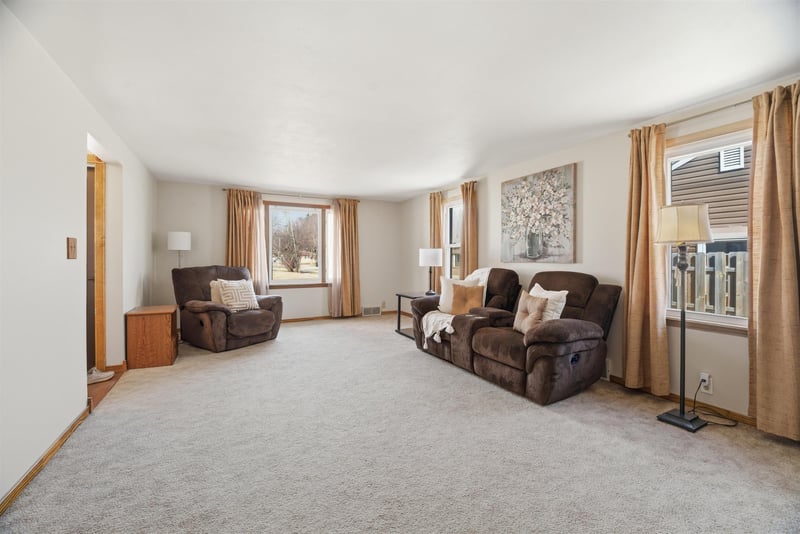 88 Foster Ct, Appleton, WI 54915