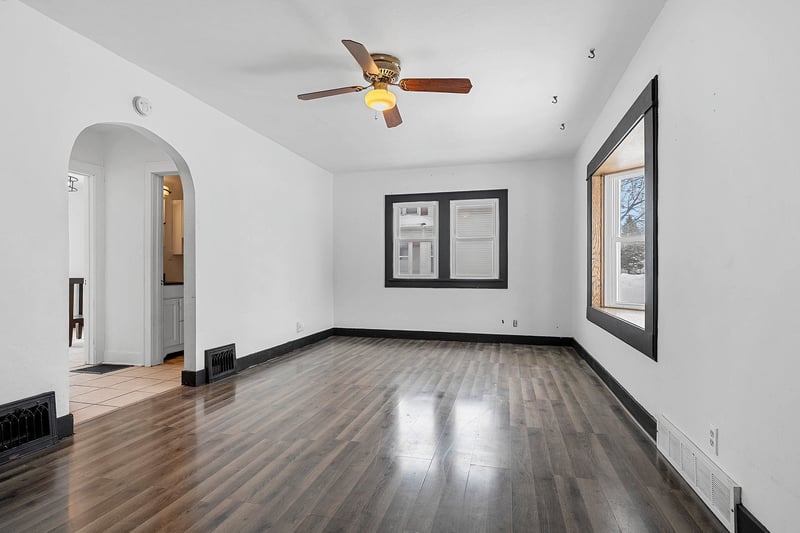 1517 Farlin St, Green Bay, WI 54302-1941