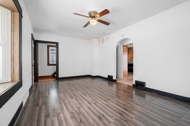 1517 Farlin St, Green Bay, WI 54302-1941