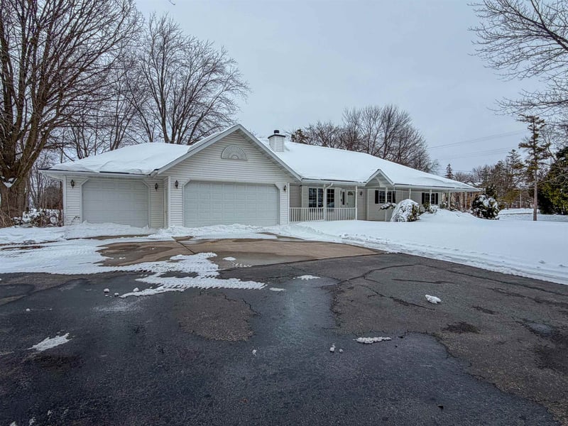 511 Pulaski St, Pulaski, WI 54162-9276