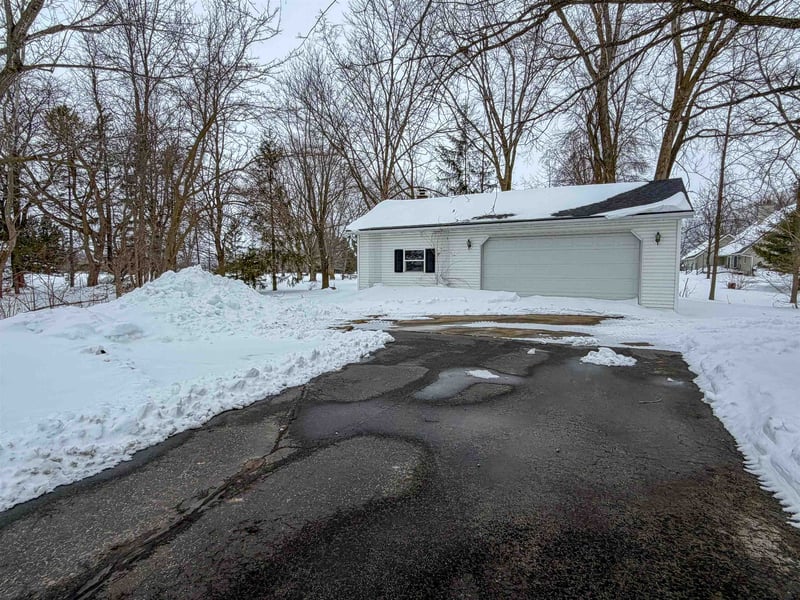 511 Pulaski St, Pulaski, WI 54162-9276