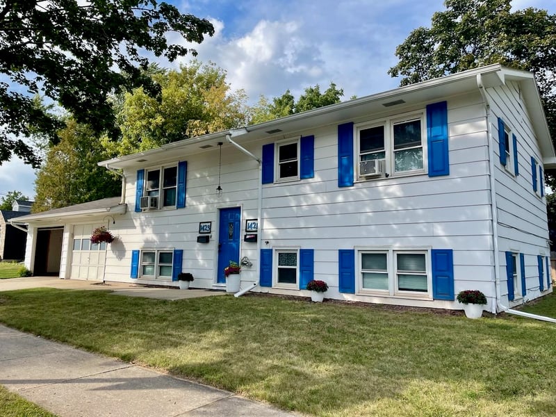 1421 Ridgeway Dr, De Pere, WI 54115-3633