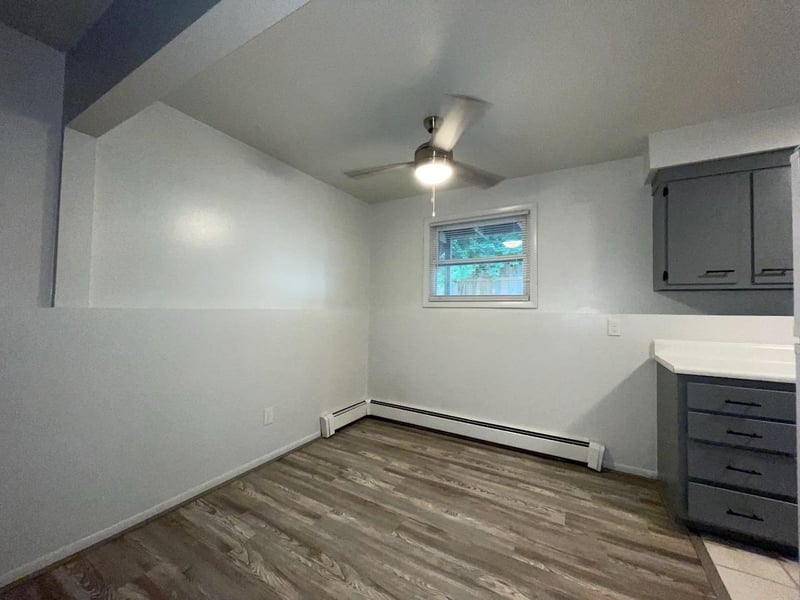 1421 Ridgeway Dr, De Pere, WI 54115-3633