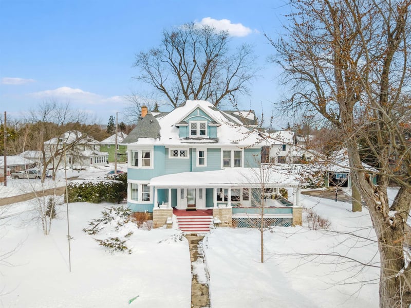 1552 Algoma Blvd, Oshkosh, WI 54901-2721