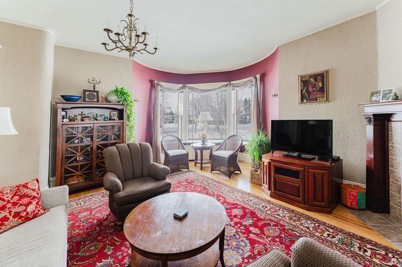 1552 Algoma Blvd, Oshkosh, WI 54901-2721