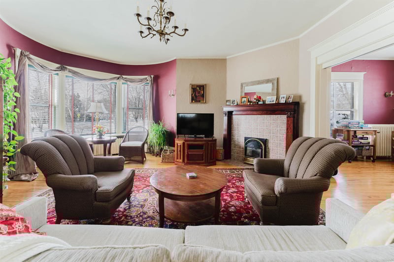 1552 Algoma Blvd, Oshkosh, WI 54901-2721