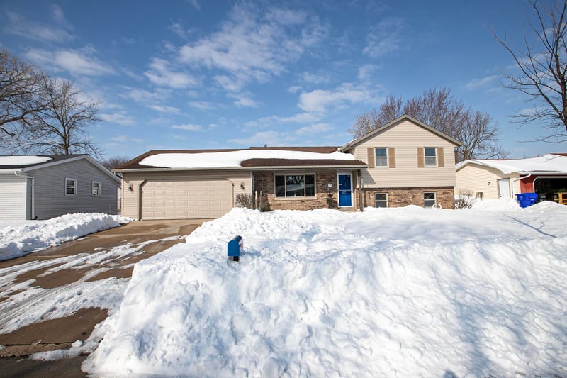 39 Welcome Cir, Appleton, WI 54915-4721
