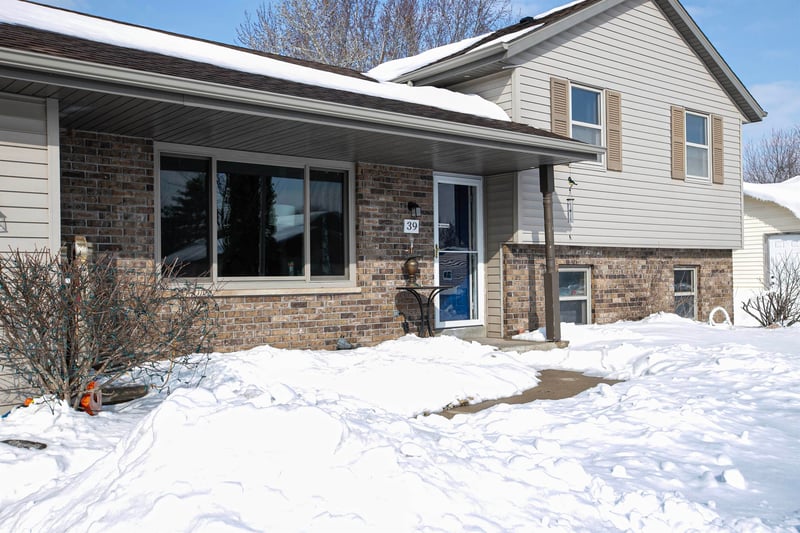 39 Welcome Cir, Appleton, WI 54915-4721