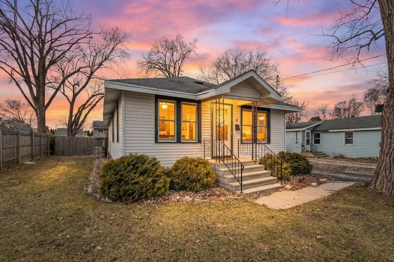 2225 Mt Vernon St, Oshkosh, WI 54901