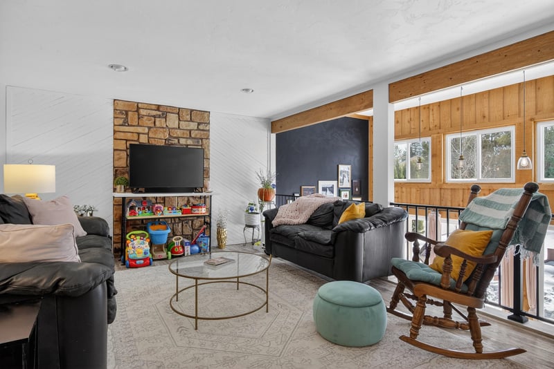 2755 Montclair Pl, Oshkosh, WI 54904