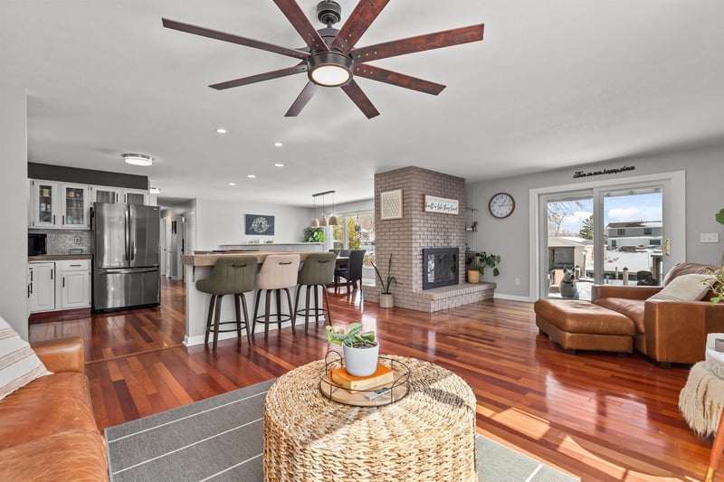 1866 Cliffview Ct, Oshkosh, WI 54901