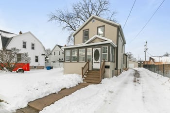 1009 Jefferson St, Oshkosh, WI 54901-3831