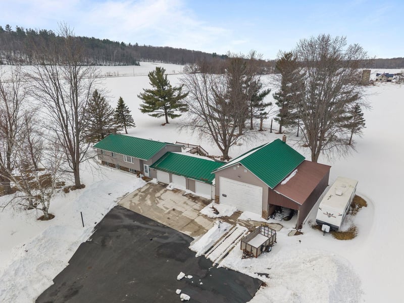 N4907 Lower Rd, Shiocton, WI 54170-9134
