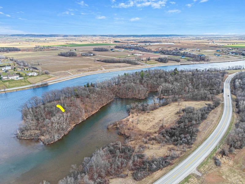 3979 Lost Dauphin Rd, Wrightstown, WI 54115-9490