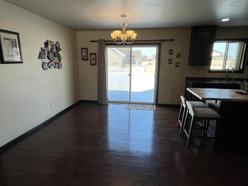 600 Castlestone Ct, Hobart, WI 54155-9384