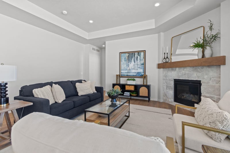 2380 Scheuring Rd, De Pere, WI 54115