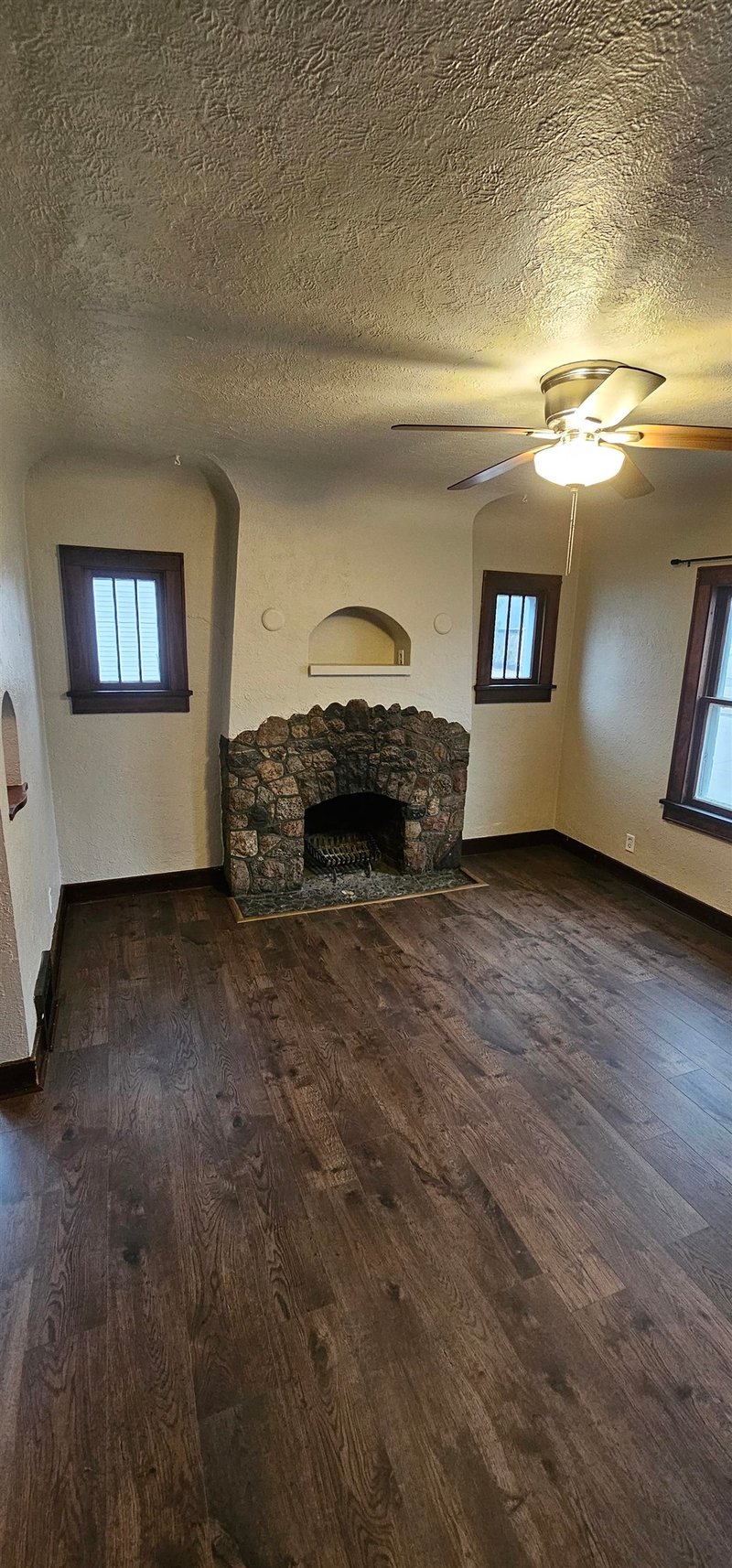 818 Van Buren St, Green Bay, WI 54302