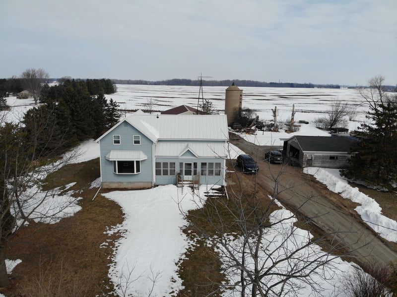 W2350 Greiner Rd, Freedom, WI 54913-9240