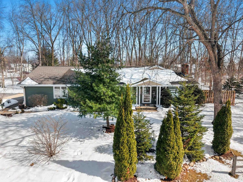 2709 Summerset Cir, Suamico, WI 54173-8014