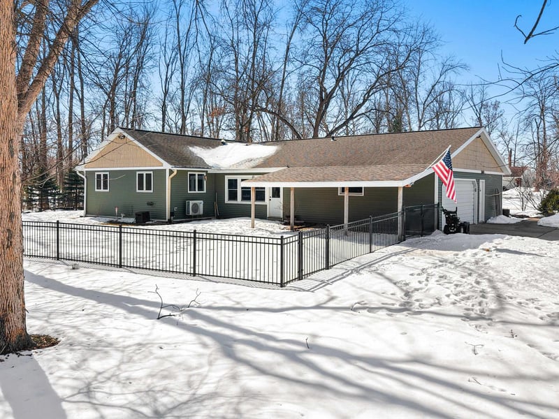 2709 Summerset Cir, Suamico, WI 54173-8014