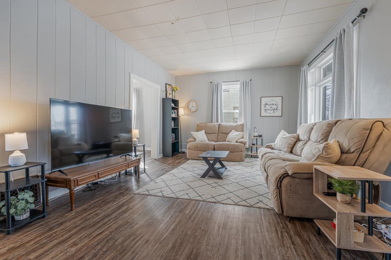 724 Main St, Neenah, WI 54956