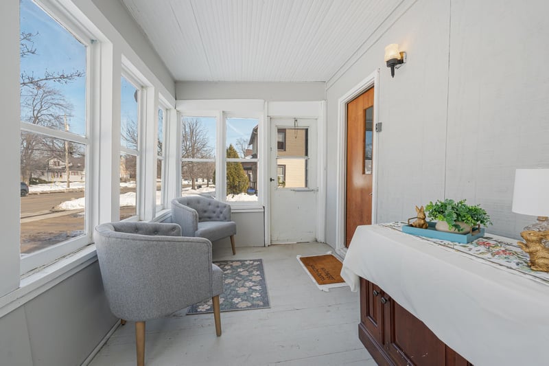 724 Main St, Neenah, WI 54956