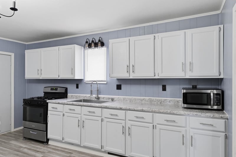 513 School Ave, Oshkosh, WI 54901