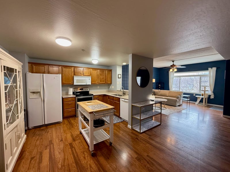 400 N Richmond St #417, Appleton, WI 54911-6204