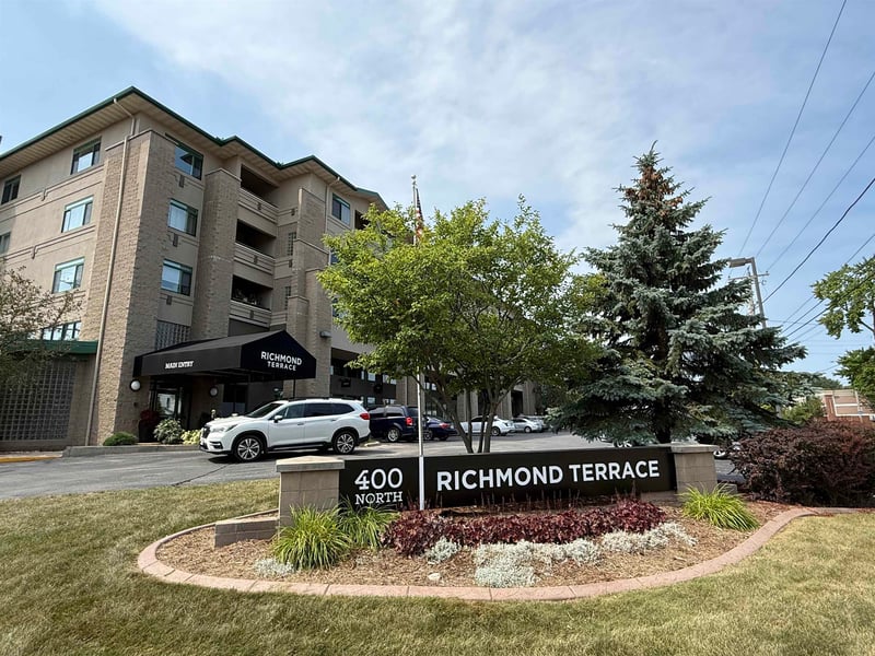 400 N Richmond St #417, Appleton, WI 54911-6204