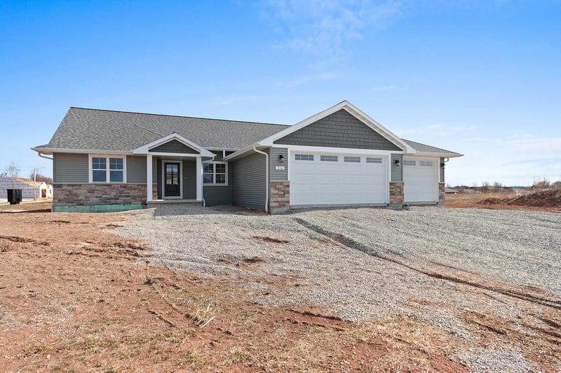 416 Lansdowne St, De Pere, WI 54115