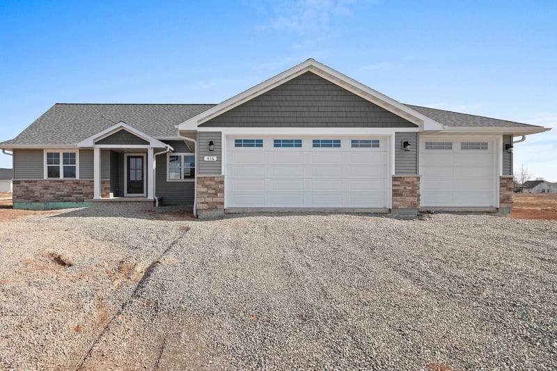 416 Lansdowne St, De Pere, WI 54115