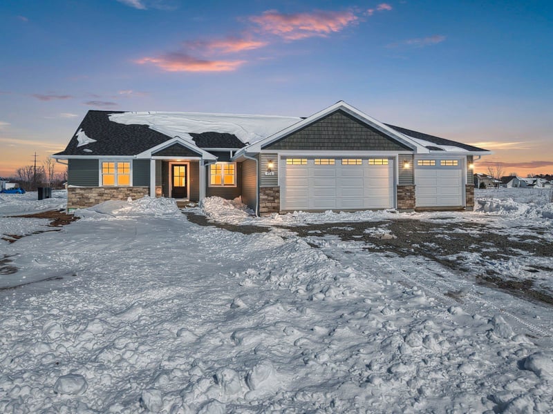 416 Lansdowne St, De Pere, WI 54115