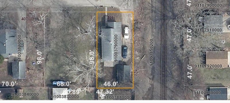 421 Rock Pl, Oshkosh, WI 54901