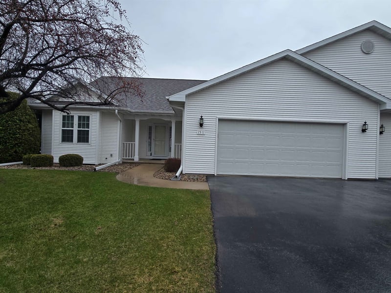 1511 Dickenson Ct, Neenah, WI 54956-5065
