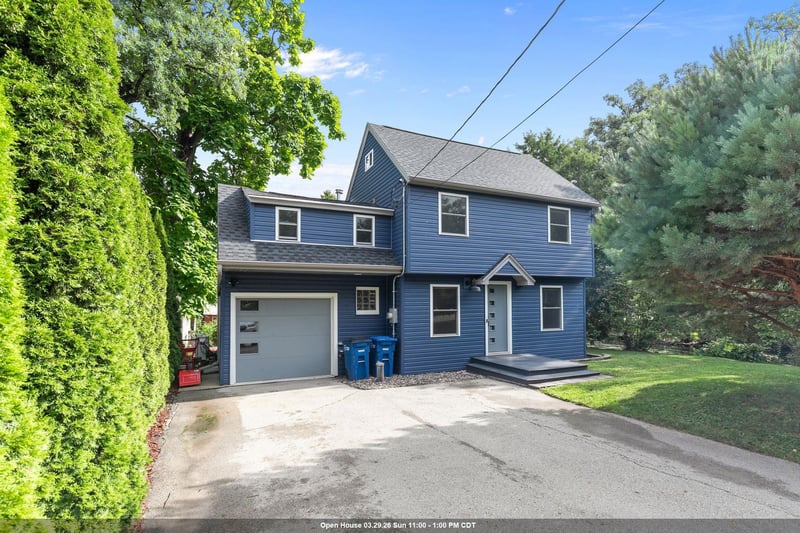 2084 Point Comfort Rd, Oshkosh, WI 54902