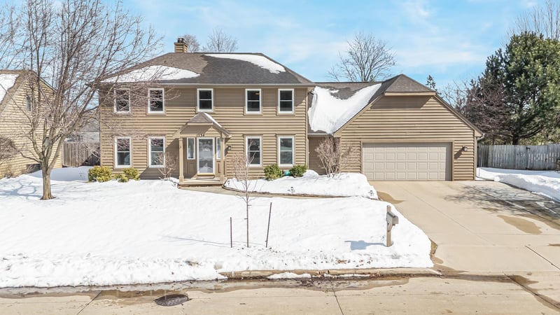 1734 Rebecca Ln, Appleton, WI 54915