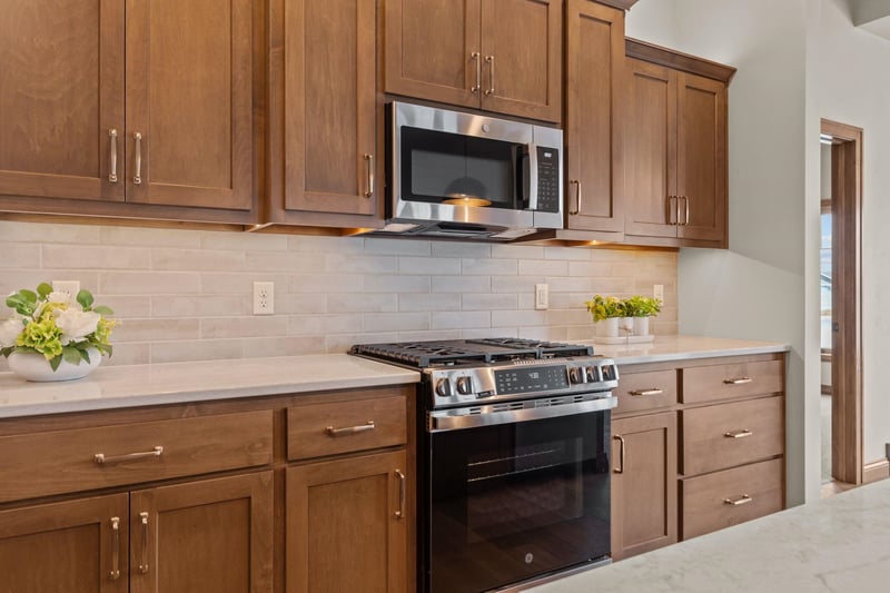 1373 Prairie Lake Cir, Neenah, WI 54956