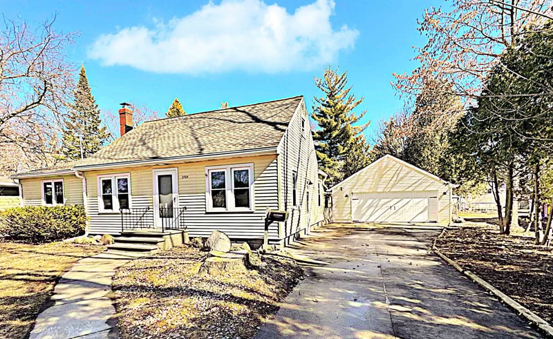 1702 Perkins St, Appleton, WI 54914