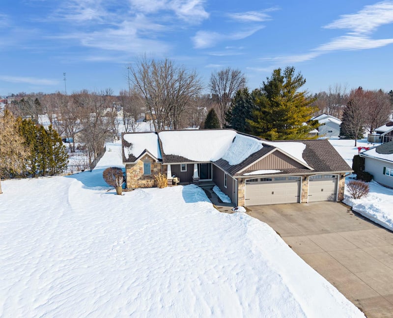 W6860 Sunnyvale Ln, Greenville, WI 54942