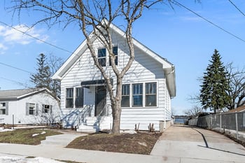 1018 Arthur Ave, Oshkosh, WI 54902