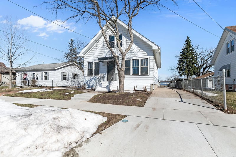 1018 Arthur Ave, Oshkosh, WI 54902