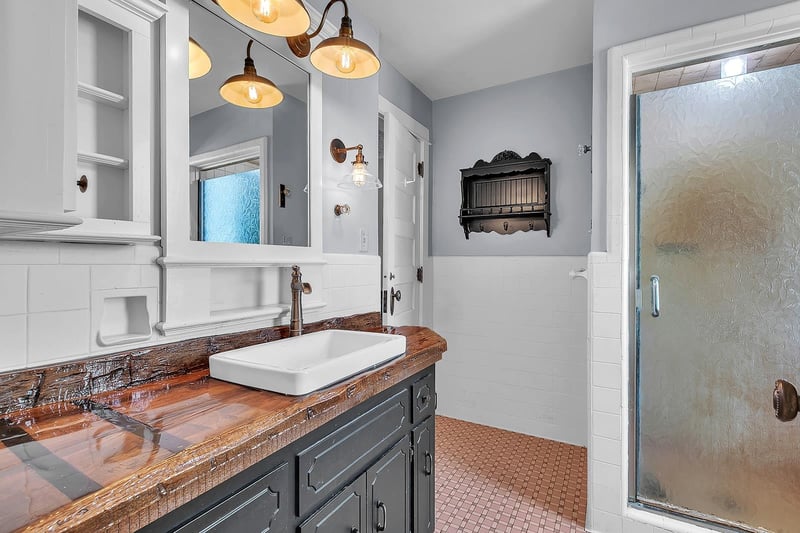 3020 Sth 57 , De Pere, WI 54115