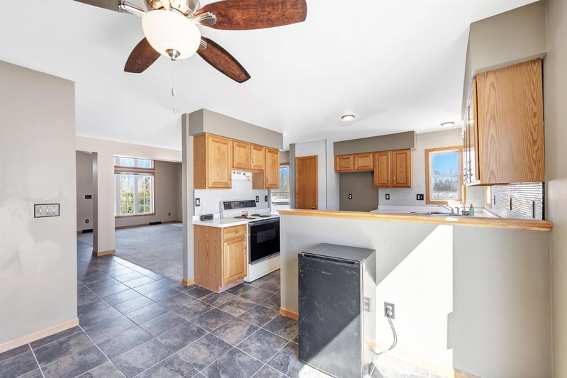 7920 Midway Rd, Lena, WI 54139-970