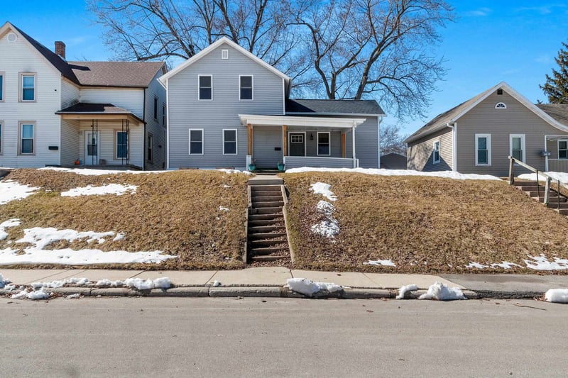 109 4th St, Kaukauna, WI 54130
