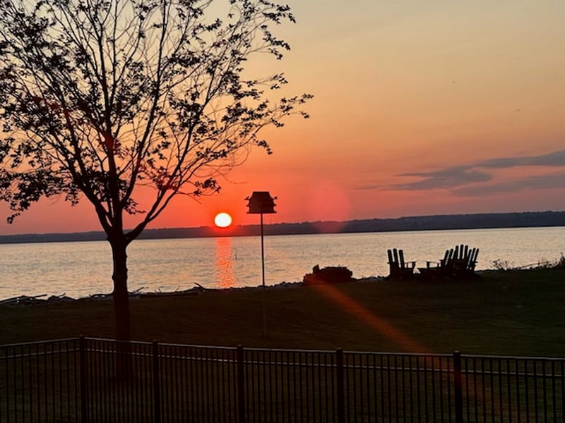 1751 East Shore Cir, Green Bay, WI 54302