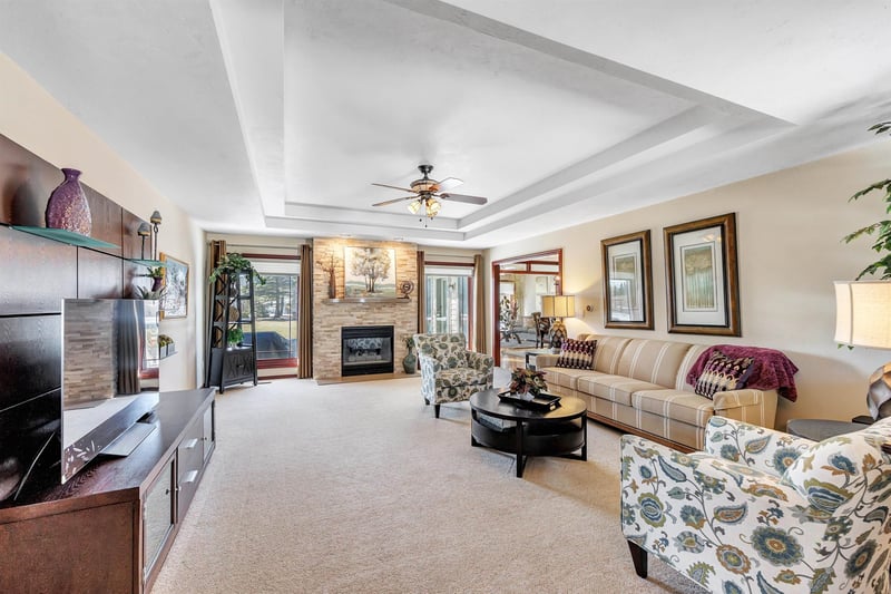 1642 Diamond Dr, Green Bay, WI 54311