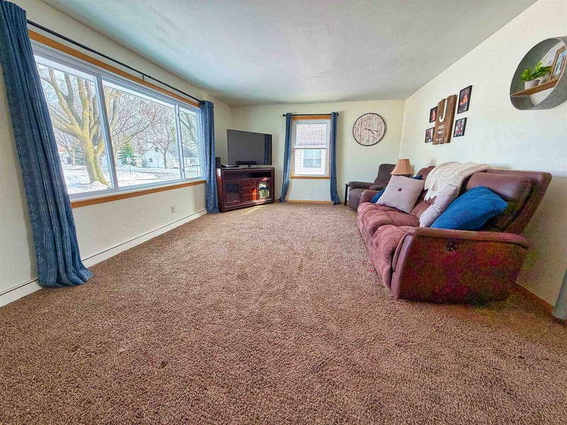 346 Joseph St, Kimberly, WI 54136-1331